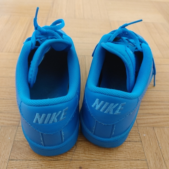 💙 Nike Tennis Classic Premium (GS) Youth 5Y University Blue Sneakers 💙 - Picture 3 of 5